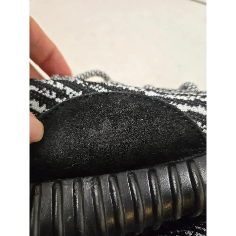 Adidas Yeezy Boost Sneakers Size 9.5 - Picture 7 of 9